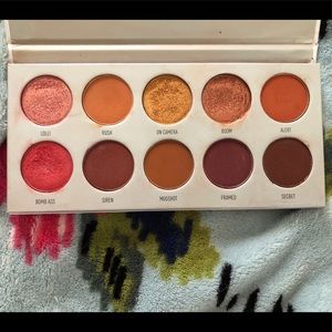 Jaclyn Hill Ring The Alarm Palette